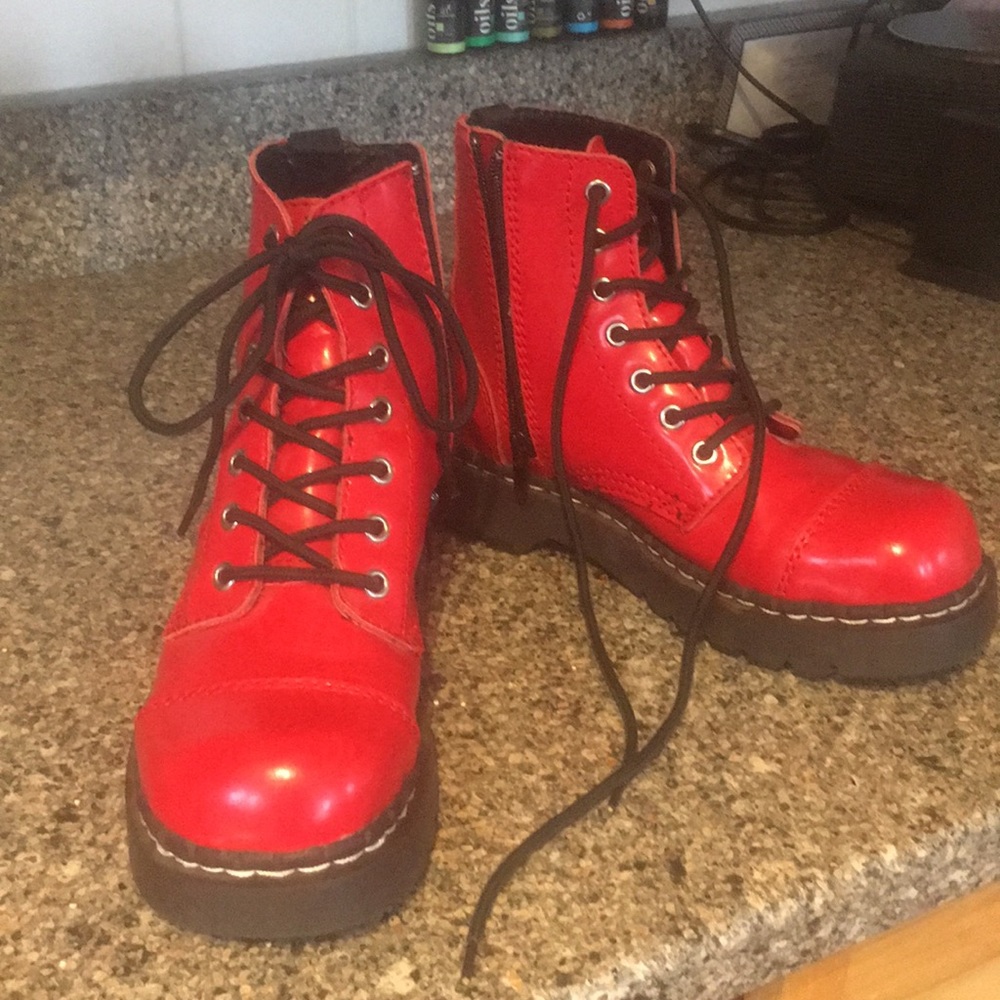 Dr Martens Lace-up Boots